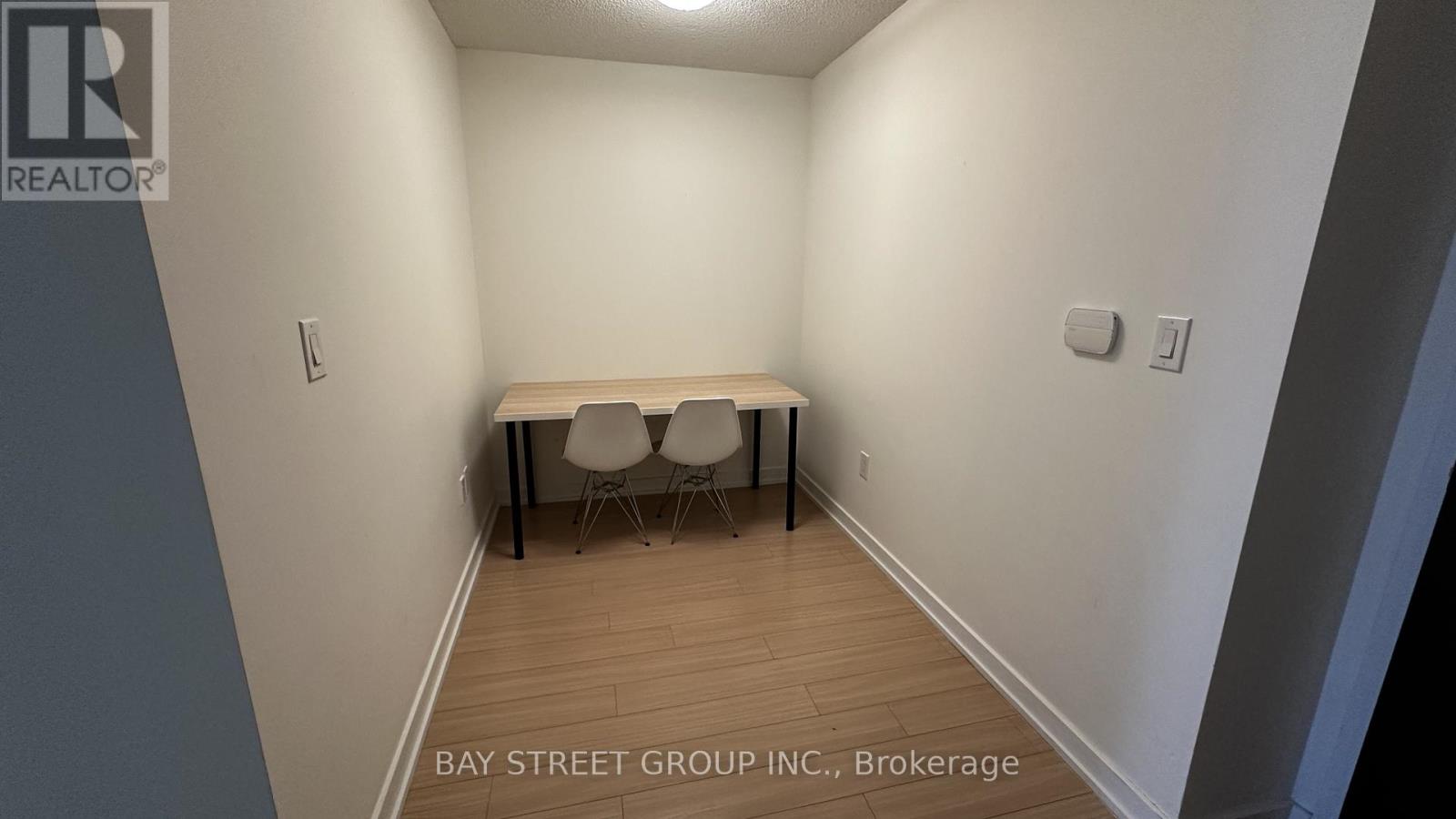 2315 - 21 Iceboat Terrace, Toronto, Ontario  M5V 4B2 - Photo 2 - C12670524