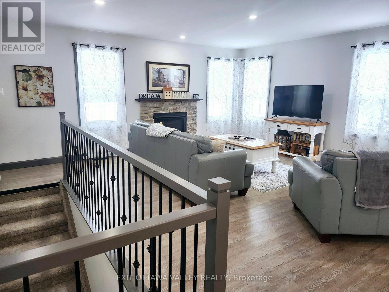 1485 Rapid Road, Whitewater Region, Ontario  K0J 2L0 - Photo 22 - X12630684