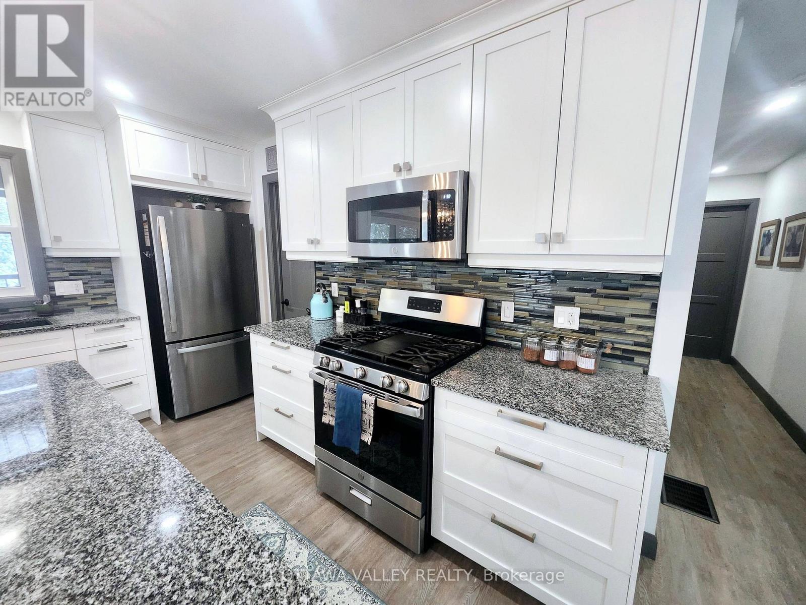 1485 Rapid Road, Whitewater Region, Ontario  K0J 2L0 - Photo 16 - X12630684