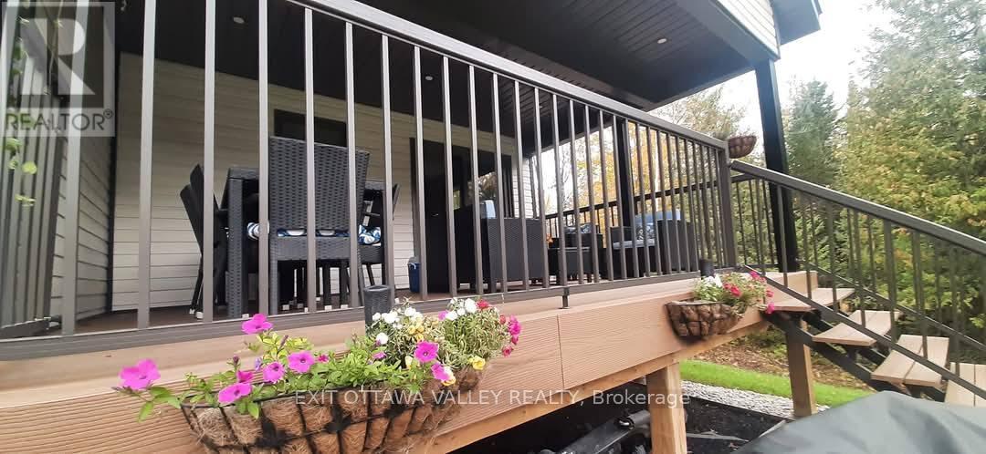 1485 Rapid Road, Whitewater Region, Ontario  K0J 2L0 - Photo 44 - X12630684