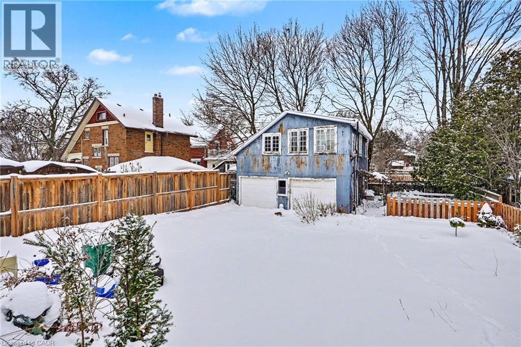 218 Weber Street E, Kitchener, Ontario  N2H 1E8 - Photo 3 - 40796613