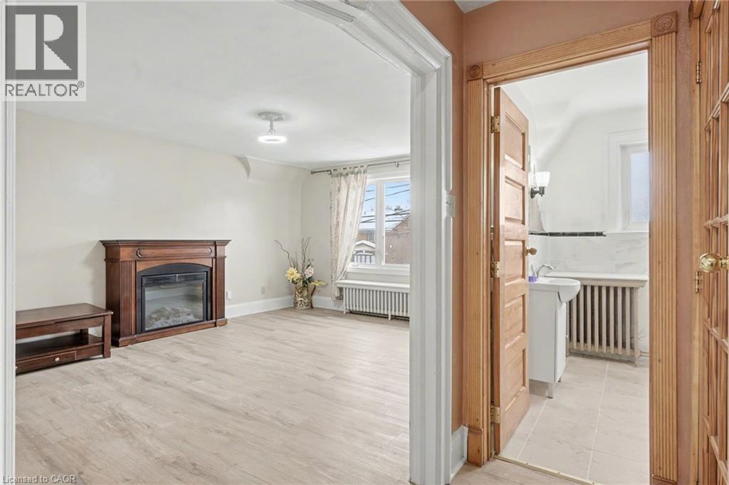 218 Weber Street E, Kitchener, Ontario  N2H 1E8 - Photo 6 - 40796613