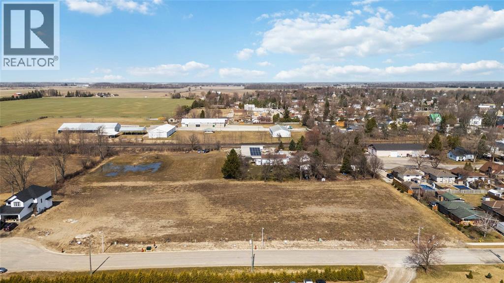 581 PLYMPTON STREET Plympton-Wyoming Ontario Canada N0N1T0 3