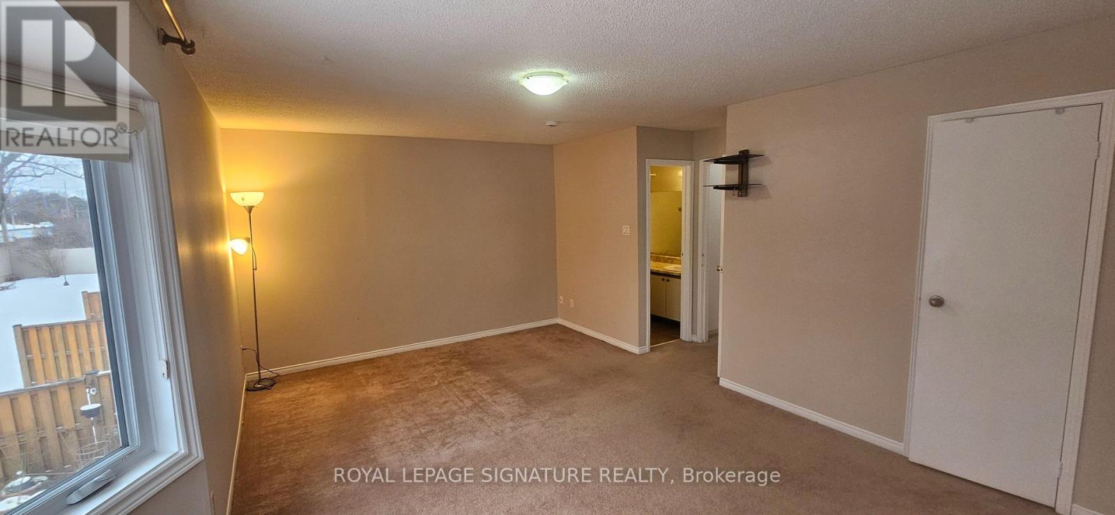 15 - 1039 Cedarglen Gate, Mississauga, Ontario  L5C 3A7 - Photo 16 - W12659756