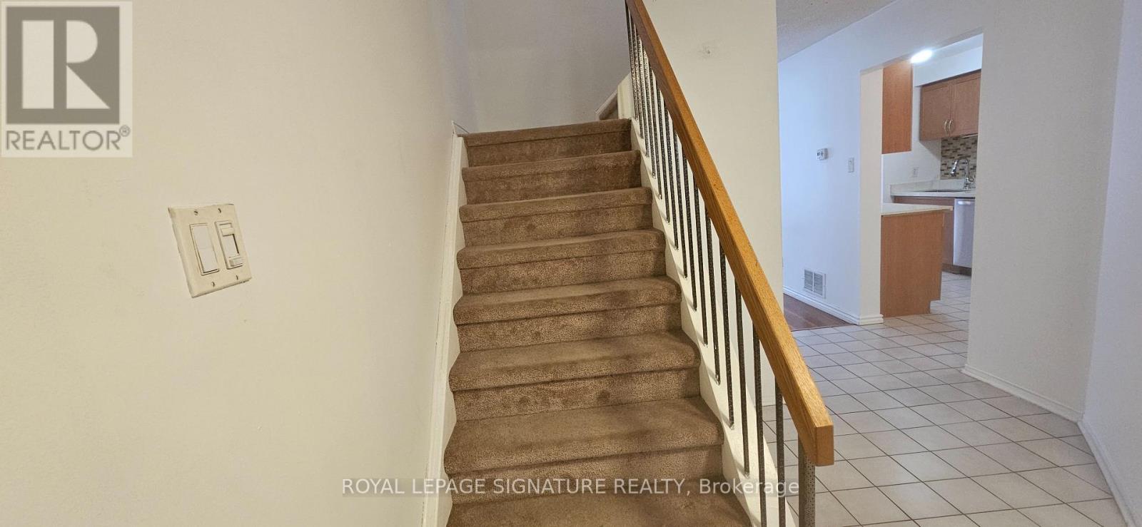 15 - 1039 Cedarglen Gate, Mississauga, Ontario  L5C 3A7 - Photo 13 - W12659756