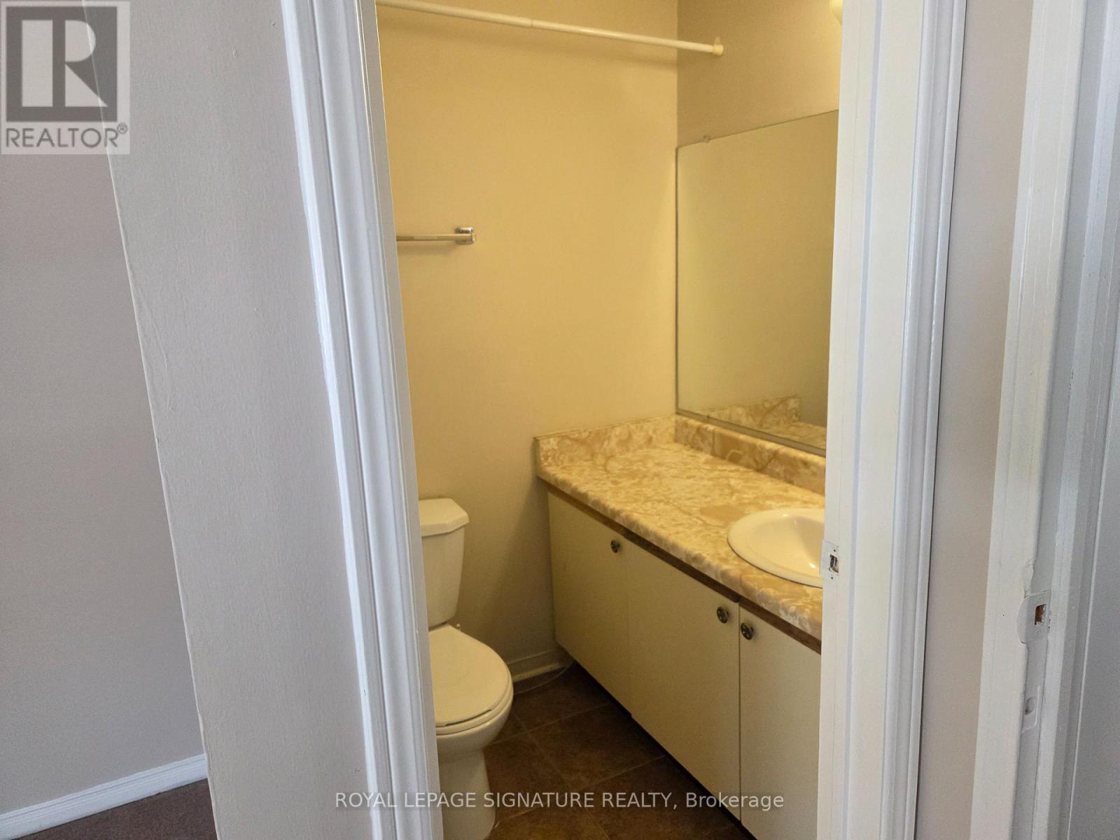 15 - 1039 Cedarglen Gate, Mississauga, Ontario  L5C 3A7 - Photo 12 - W12659756