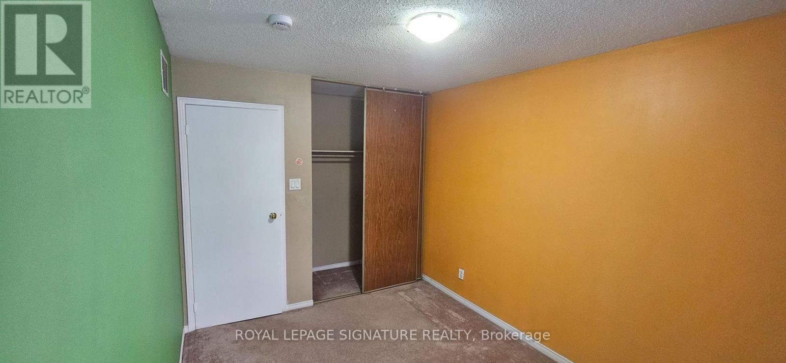 15 - 1039 Cedarglen Gate, Mississauga, Ontario  L5C 3A7 - Photo 18 - W12659756