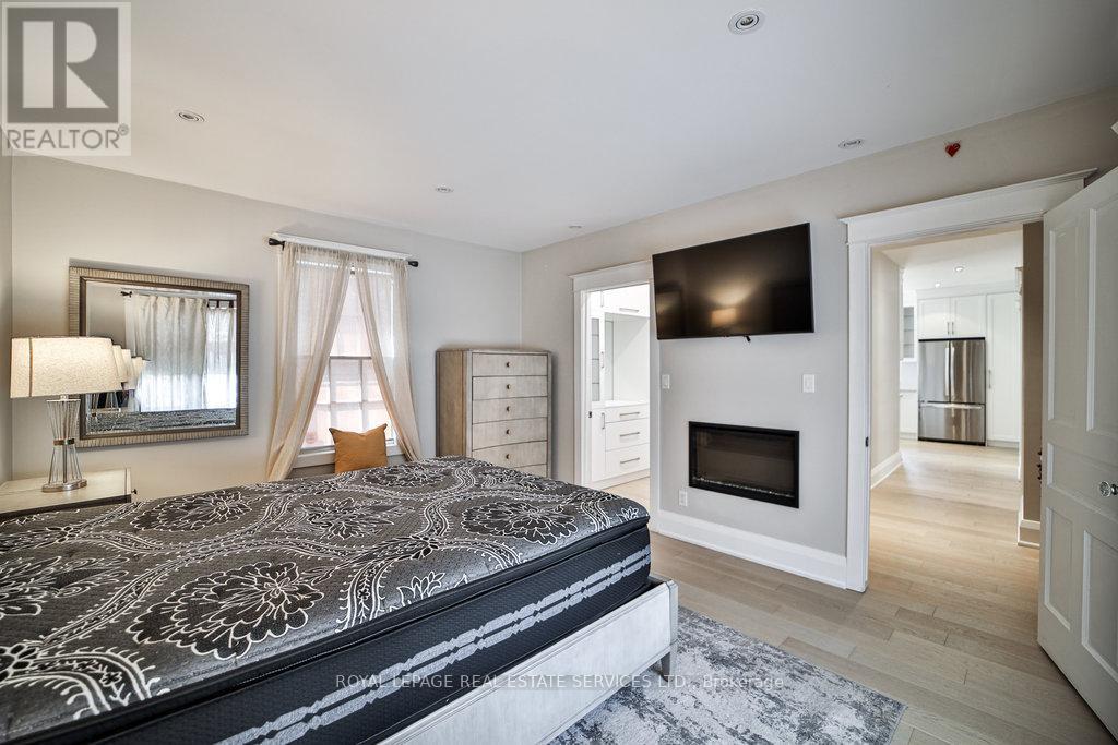 128 Chisholm Street, Oakville, Ontario  L6K 3J2 - Photo 13 - W12670522