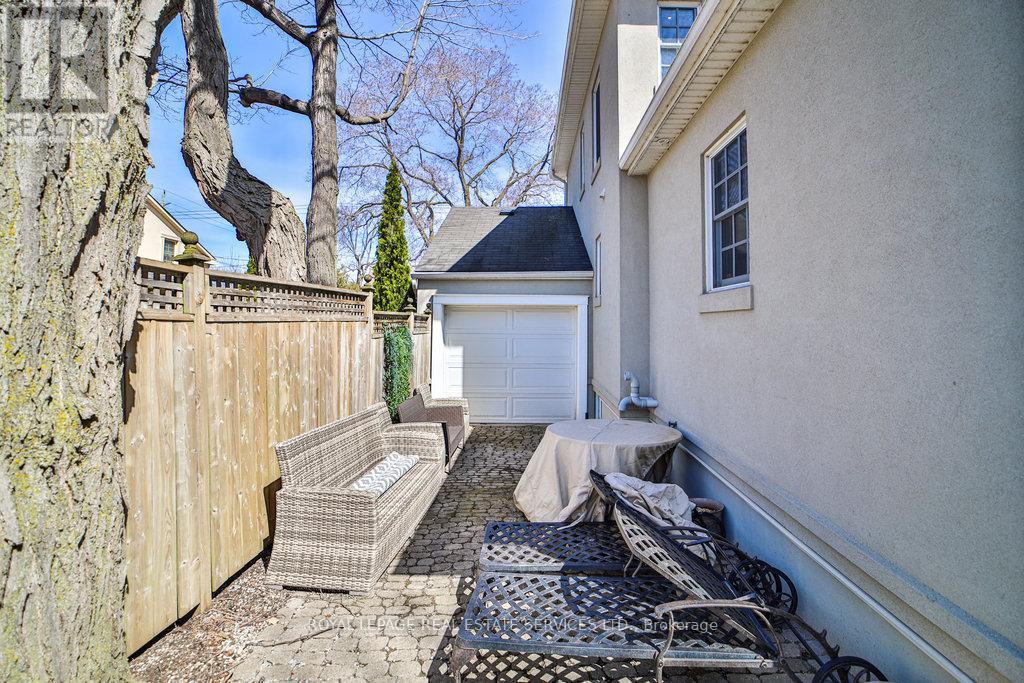 128 Chisholm Street, Oakville, Ontario  L6K 3J2 - Photo 36 - W12670522