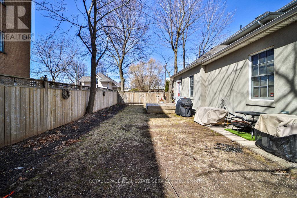 128 Chisholm Street, Oakville, Ontario  L6K 3J2 - Photo 44 - W12670522