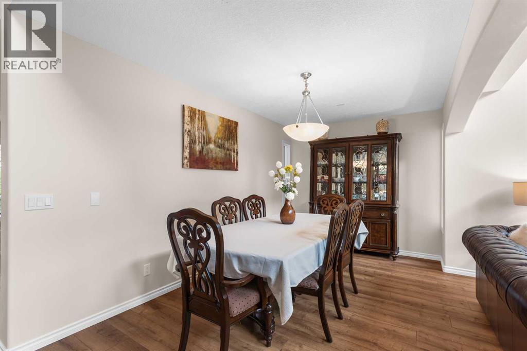 7 Everglade Circle Sw, Calgary, Alberta  T2Y 4M7 - Photo 7 - A2276622