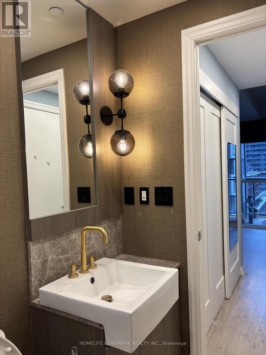 1105 - 88 Blue Jays Way, Toronto, Ontario  M5V 0L7 - Photo 9 - C12670538