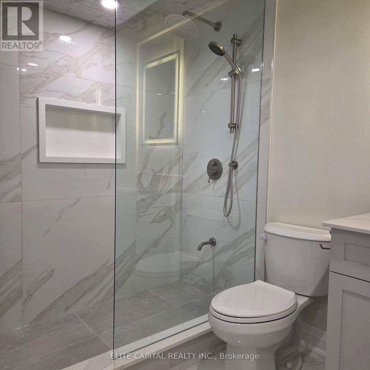 195 Milky Way Drive, Richmond Hill, Ontario  L4C 5H3 - Photo 6 - N12670532