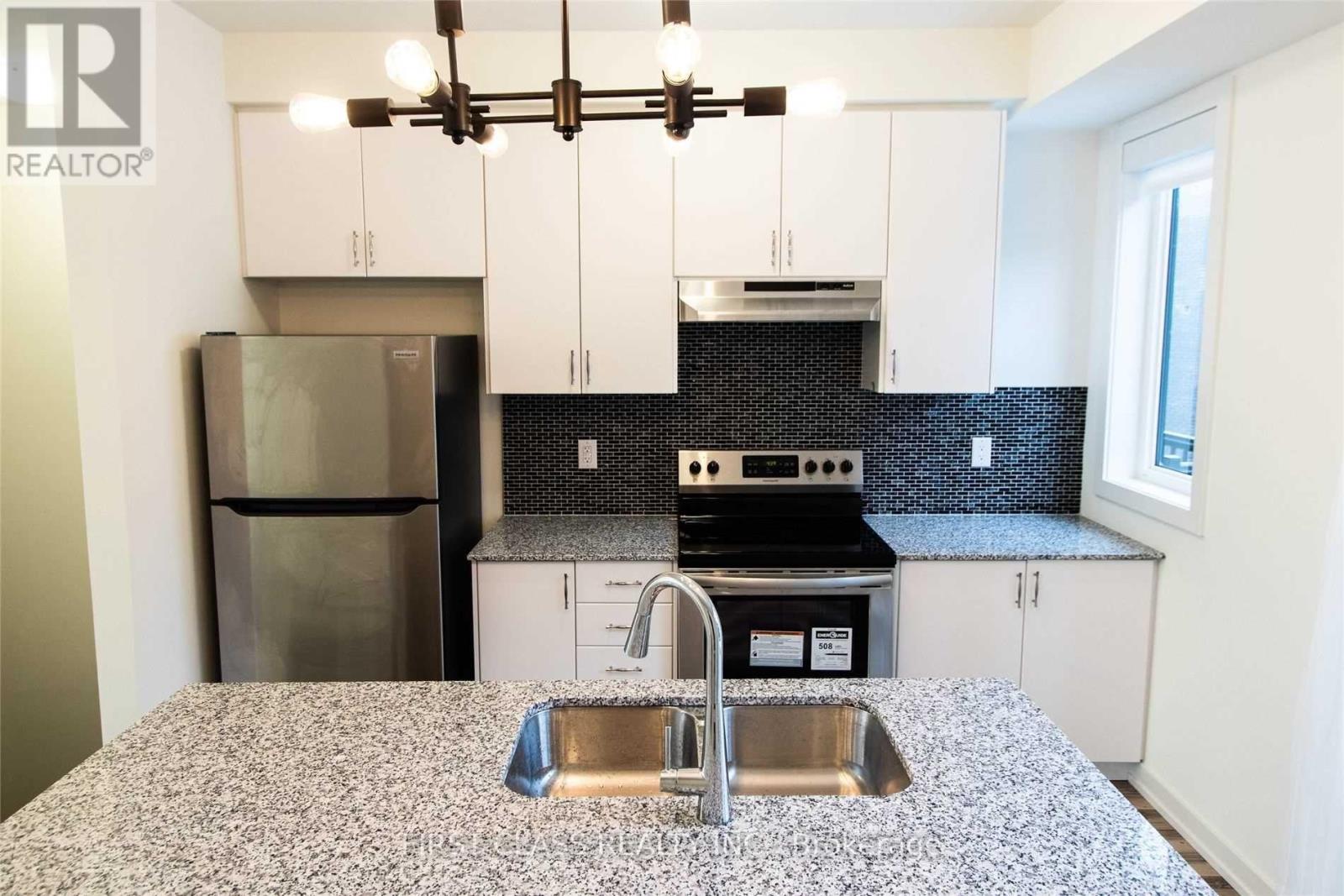 26 - 370 Red Maple Road, Richmond Hill, Ontario  L4C 5T4 - Photo 6 - N12670556