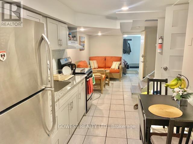 3 - 487 Indian Grove, Toronto, Ontario  M6P 2J1 - Photo 3 - W12670540