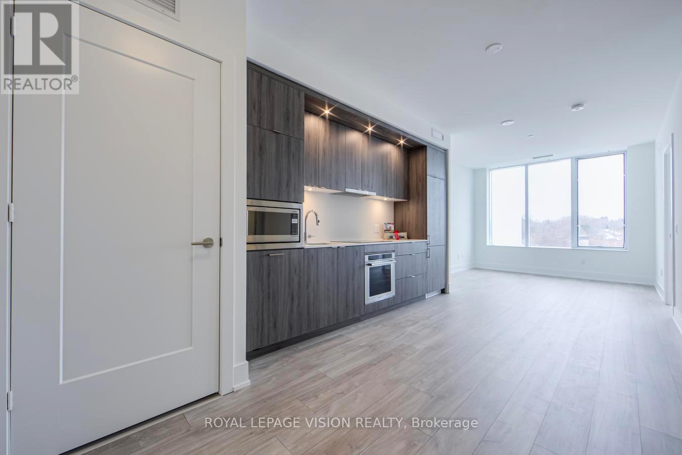713 - 259 The Kingsway, Toronto, Ontario  M9A 0G2 - Photo 2 - W12670564