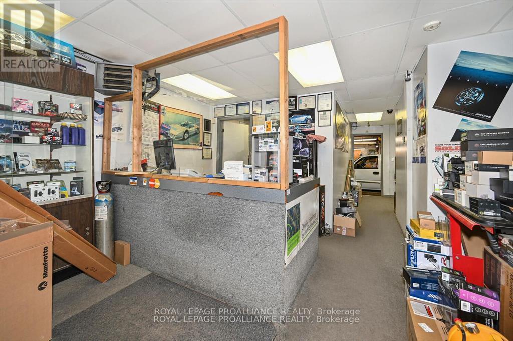 180 Perth Street, Brockville, Ontario  K6V 5E5 - Photo 5 - X12670596