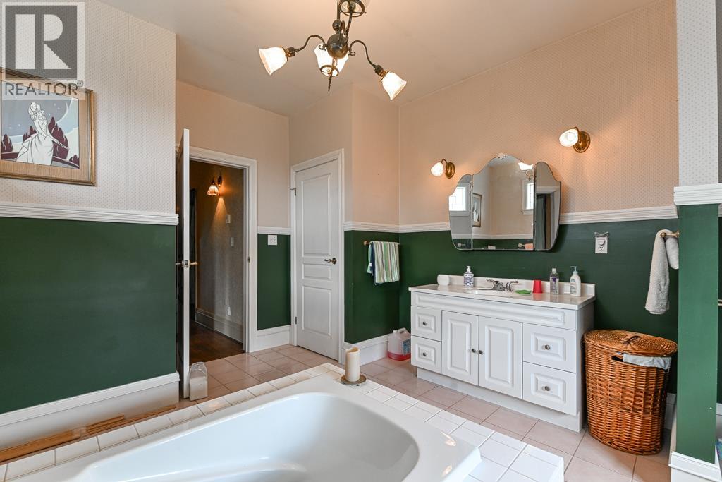 6649 Rayfield Road, 70 Mile House, British Columbia  V0K 2K0 - Photo 37 - R3075564