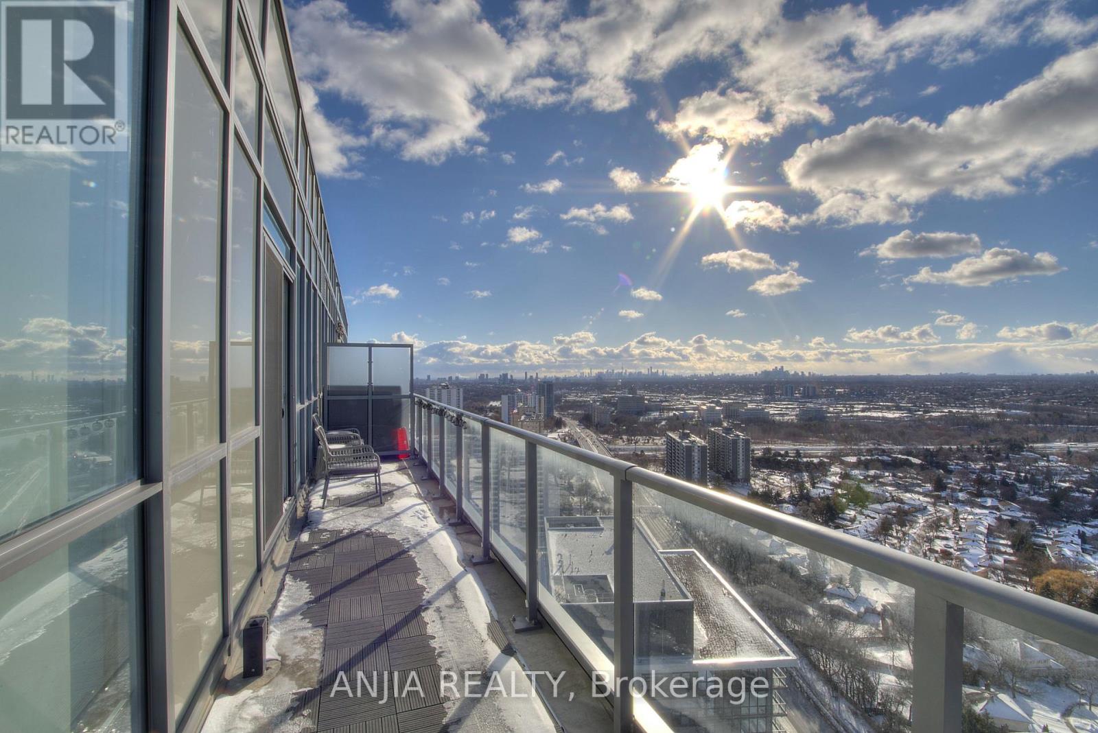 2409 - 38 FOREST MANOR ROAD, Toronto, Ontario