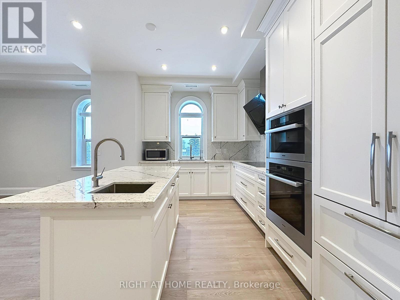 Ph02 - 208 Main St Unionville Street, Markham, Ontario  L3R 6J8 - Photo 18 - N12655356