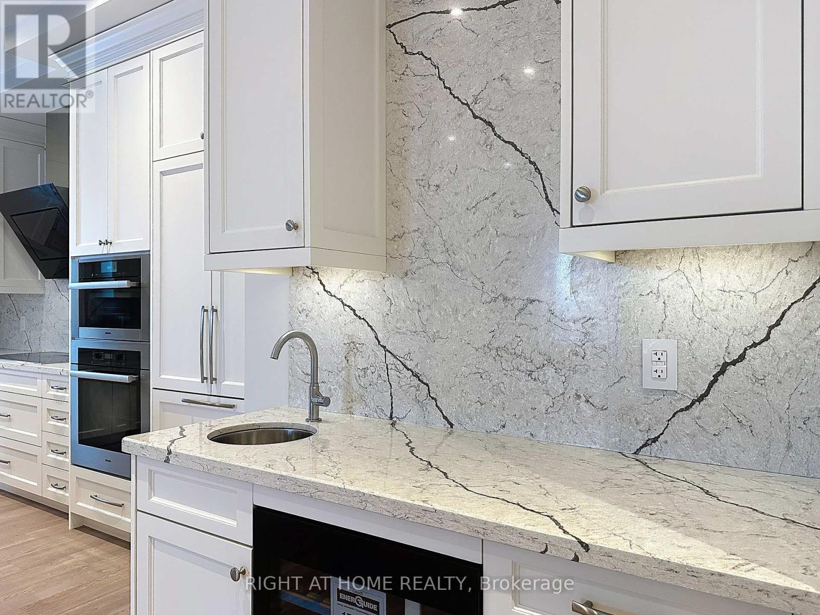 Ph02 - 208 Main St Unionville Street, Markham, Ontario  L3R 6J8 - Photo 14 - N12655356