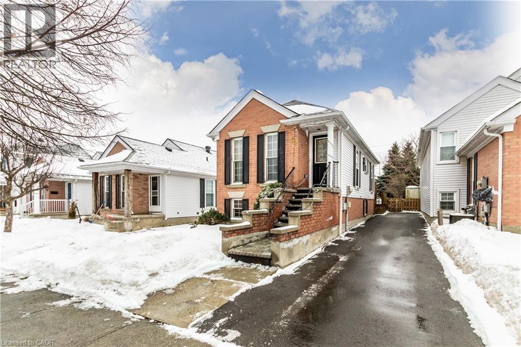 61 Wake Robin Drive, Kitchener, Ontario  N2E 3L4 - Photo 3 - 40796637