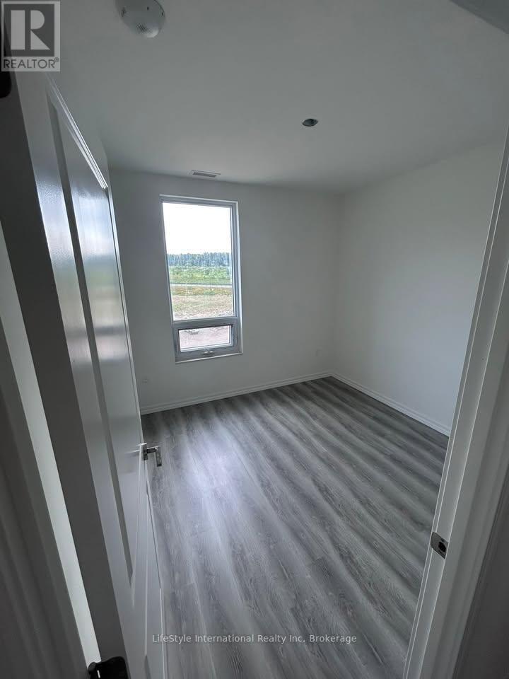 181 Elmira Road, Guelph (Willow West/sugarbush/west Acres), Ontario  N1K 0E4 - Photo 4 - X12670612