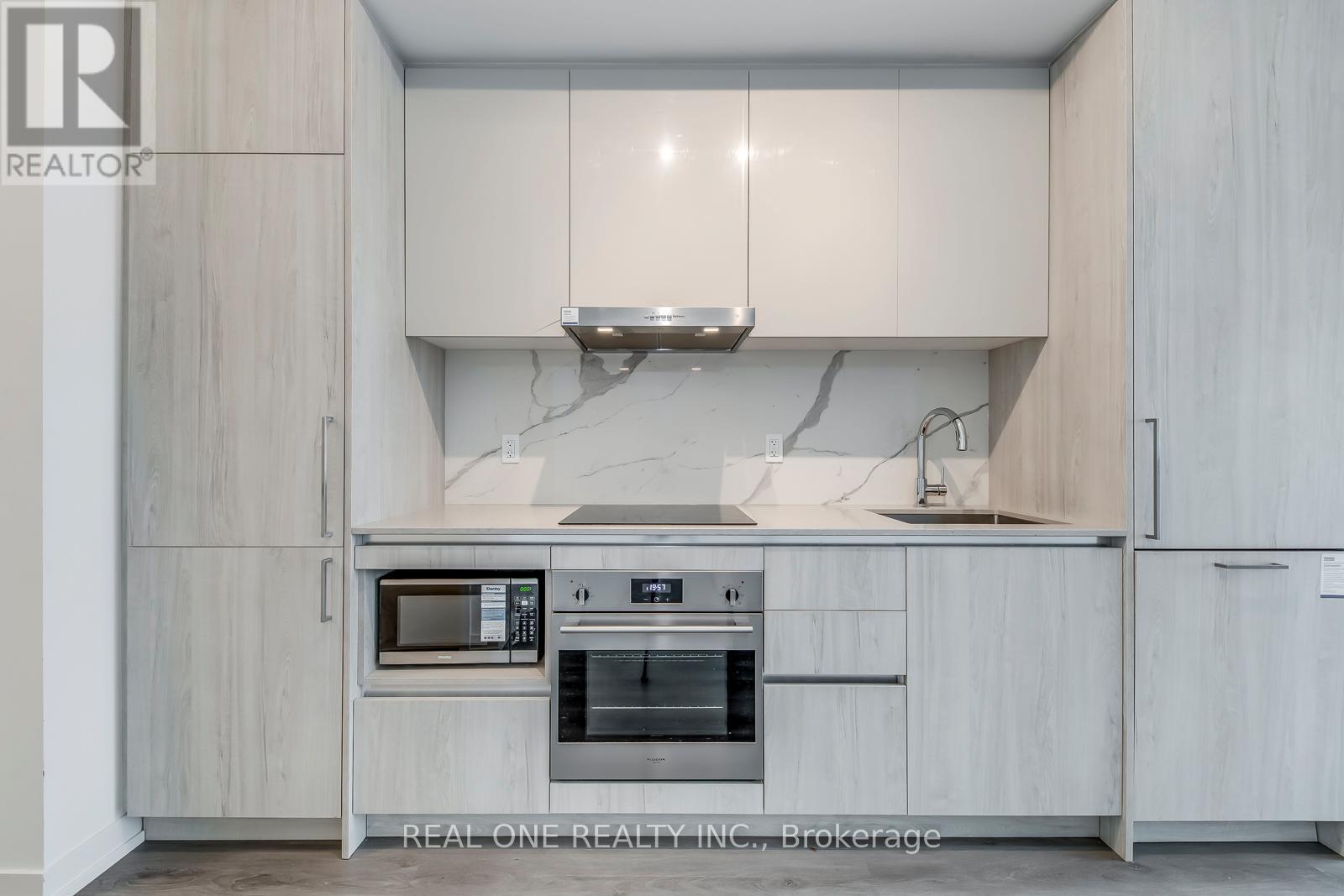 3105 - 225 Commerce Street, Vaughan, Ontario  L4K 5C3 - Photo 13 - N12670600