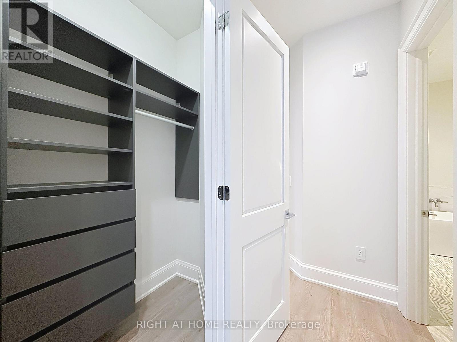 Ph02 - 208 Main St Unionville Street, Markham, Ontario  L3R 6J8 - Photo 31 - N12655356