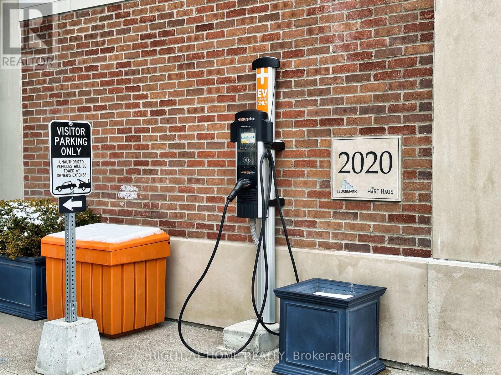 Ph02 - 208 Main St Unionville Street, Markham, Ontario  L3R 6J8 - Photo 44 - N12655356