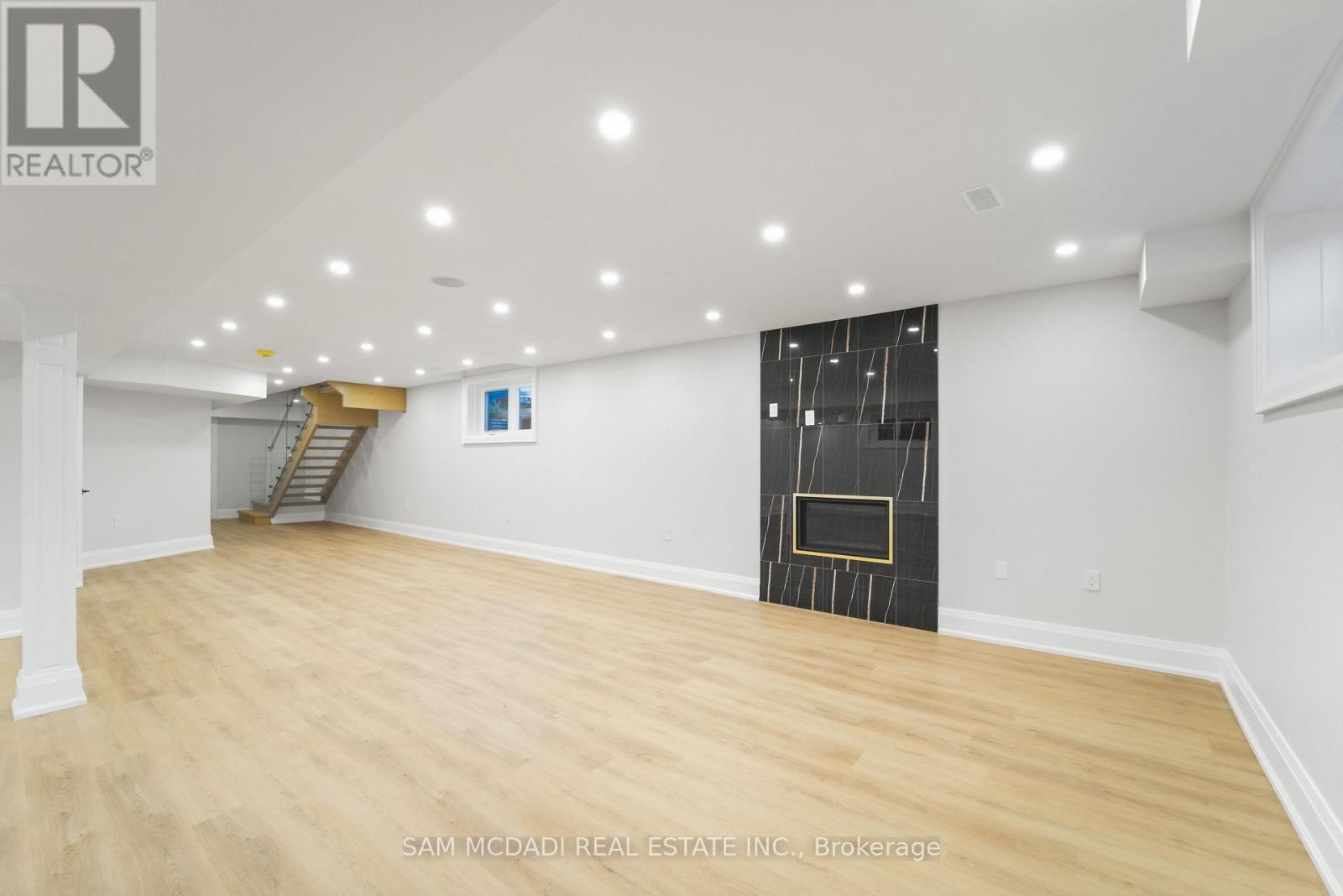 303 Delta Street, Toronto, Ontario  M8W 4G1 - Photo 38 - W12670620