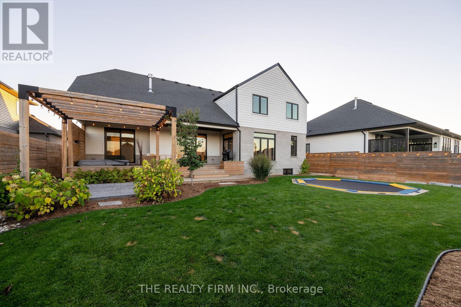 2568 Lucas Avenue, Strathroy-Caradoc, Ontario  N0L 1W0 - Photo 42 - X12670642