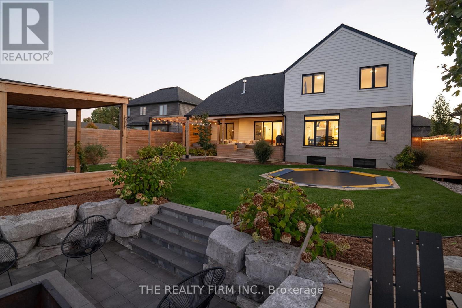 2568 Lucas Avenue, Strathroy-Caradoc, Ontario  N0L 1W0 - Photo 49 - X12670642