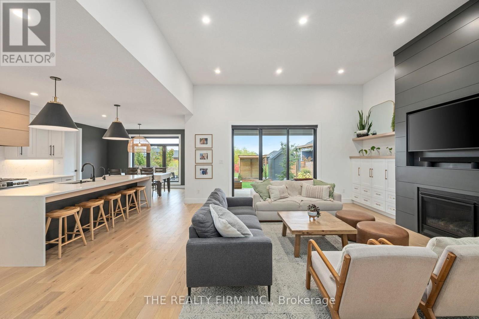 2568 Lucas Avenue, Strathroy-Caradoc, Ontario  N0L 1W0 - Photo 9 - X12670642