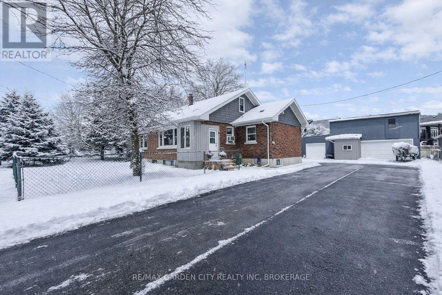 222 RIDGEWAY ROAD, Fort Erie, Ontario
