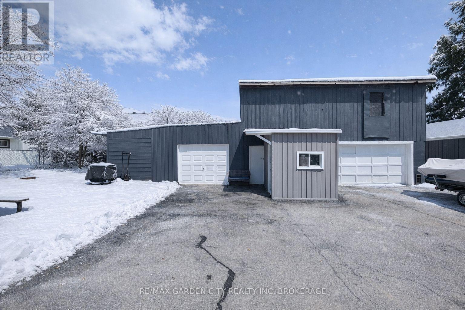 222 Ridgeway Road, Fort Erie, Ontario  L0S 1B0 - Photo 2 - X12670630