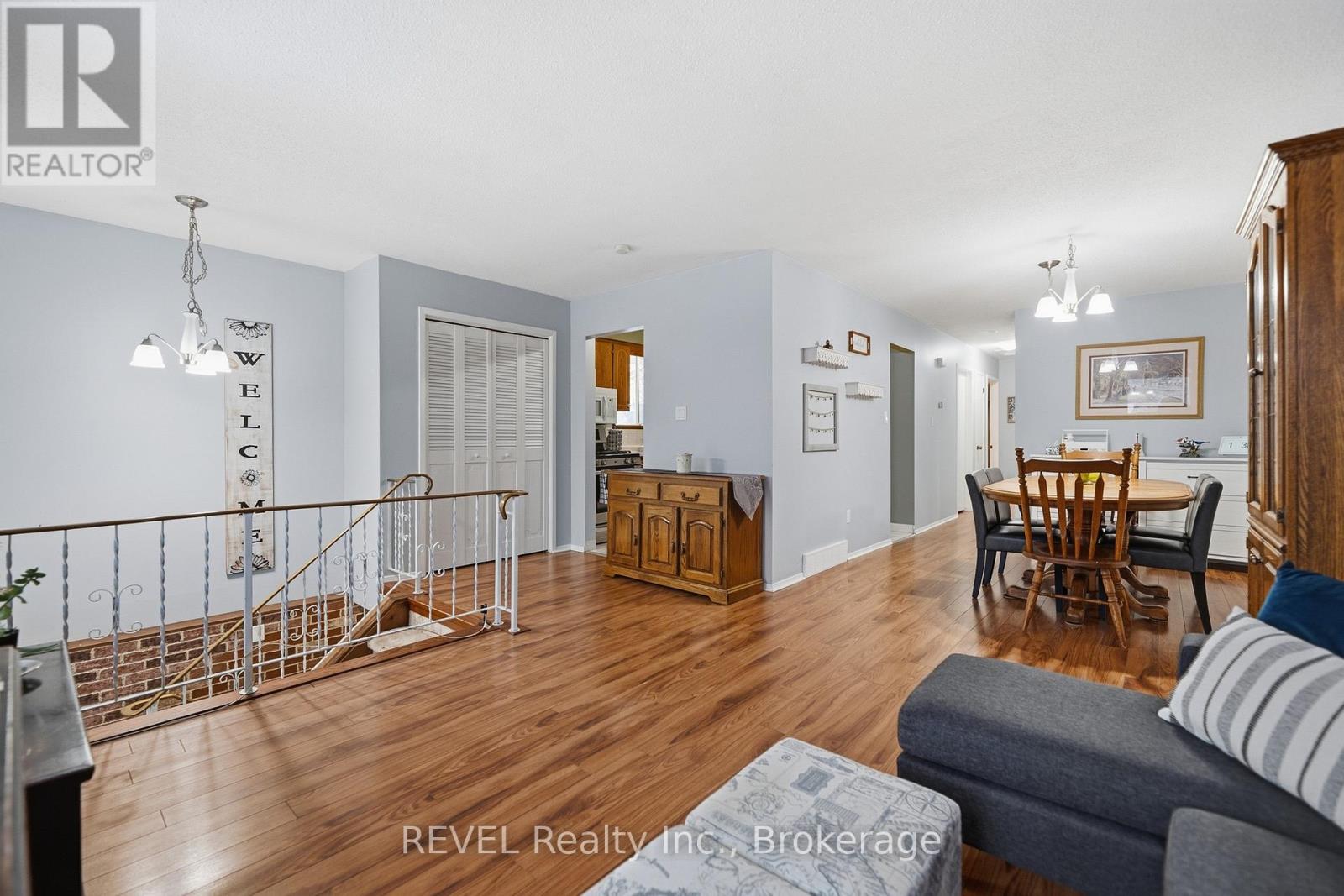 92 Lavinia Street, Fort Erie, Ontario  L2A 2E2 - Photo 5 - X12670638