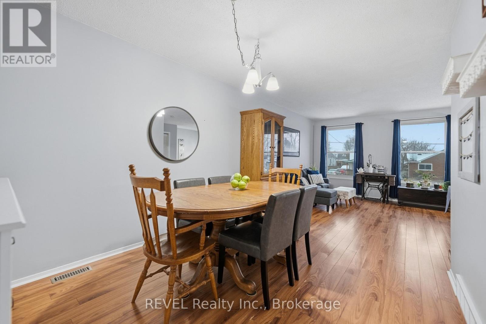 92 Lavinia Street, Fort Erie, Ontario  L2A 2E2 - Photo 7 - X12670638