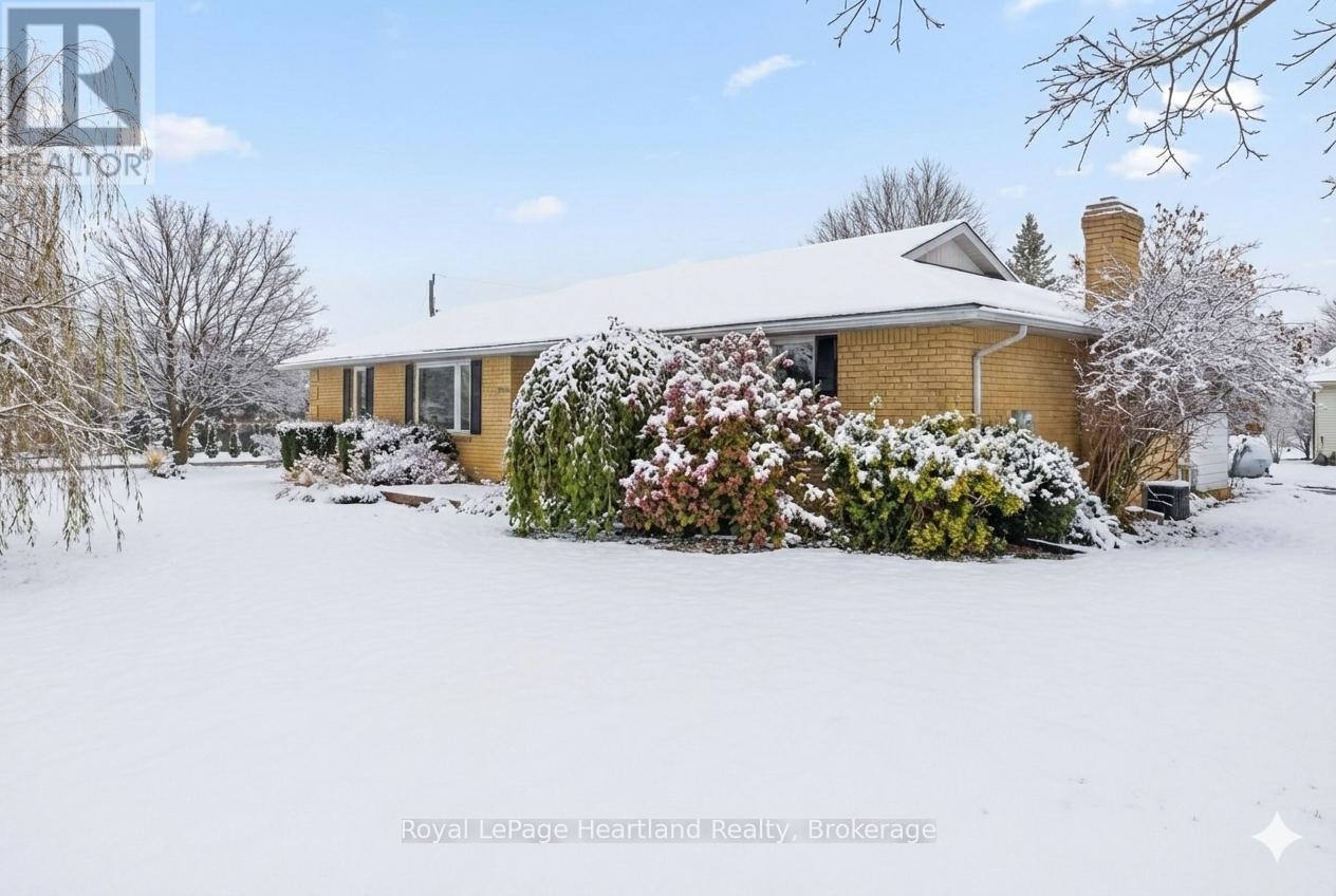 1020 MAIN STREET, Howick, Ontario