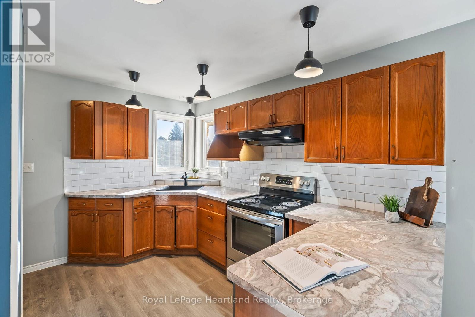 1020 Main Street, Howick, Ontario  N0G 2X0 - Photo 13 - X12670658