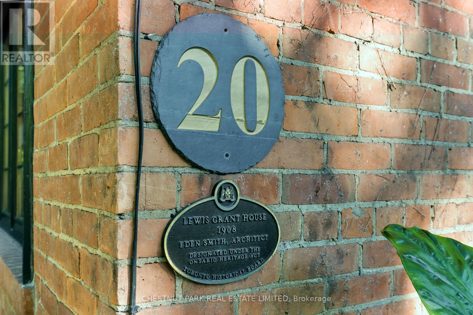 20 Mckenzie Avenue, Toronto, Ontario  M4W 1J9 - Photo 3 - C12670634