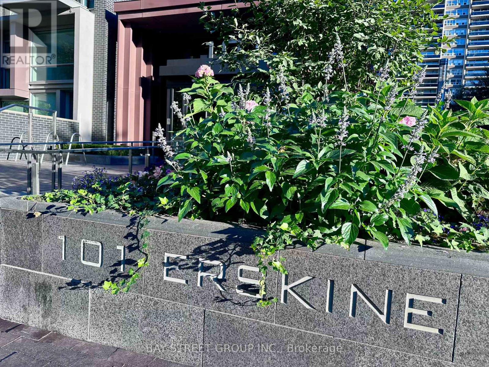 2006 - 101 Erskine Avenue, Toronto, Ontario M4P 0C5 - Photo 2 - C12670674