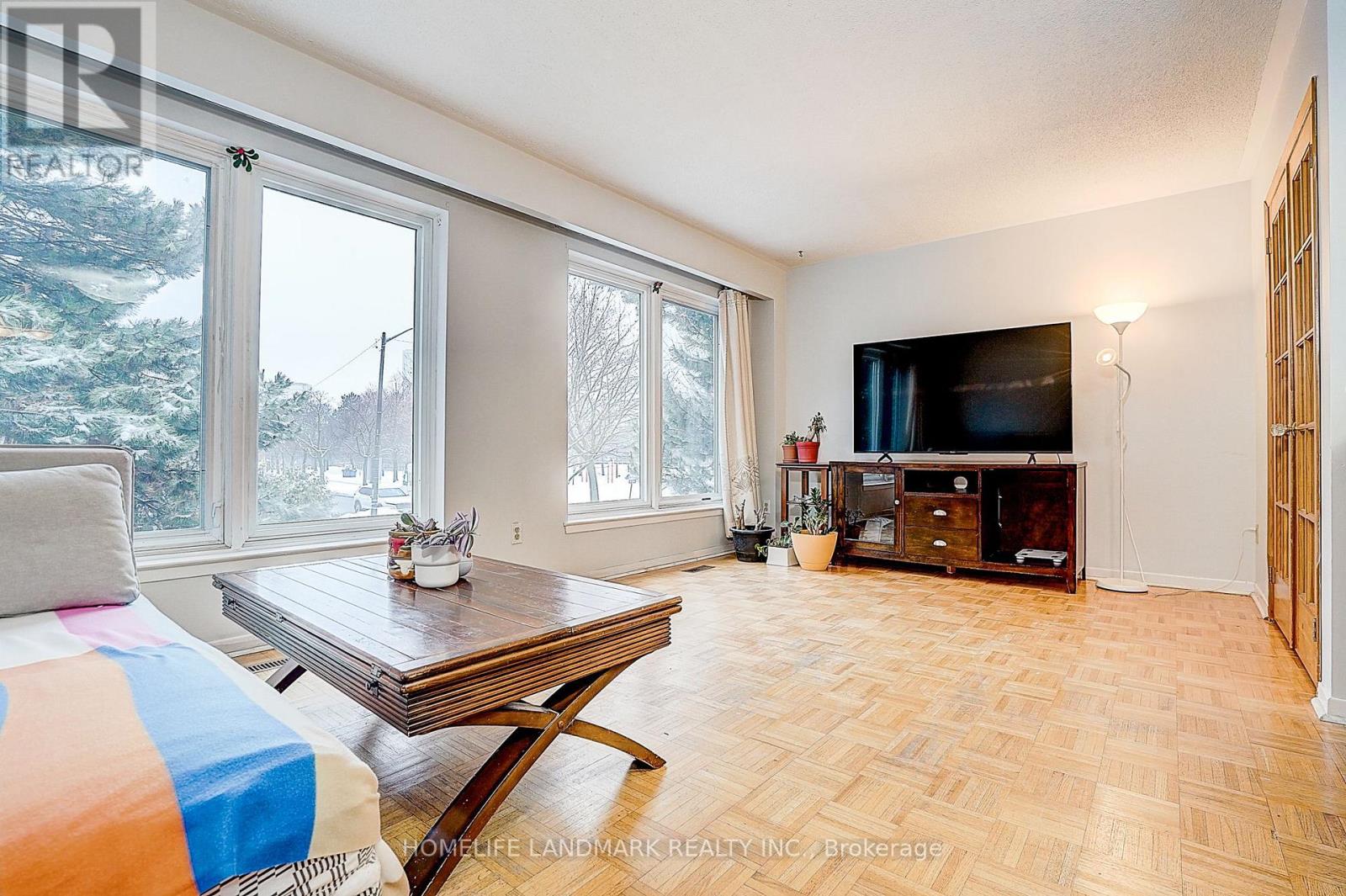 1 Nebula Star Way, Toronto, Ontario  M2J 1M7 - Photo 10 - C12670682