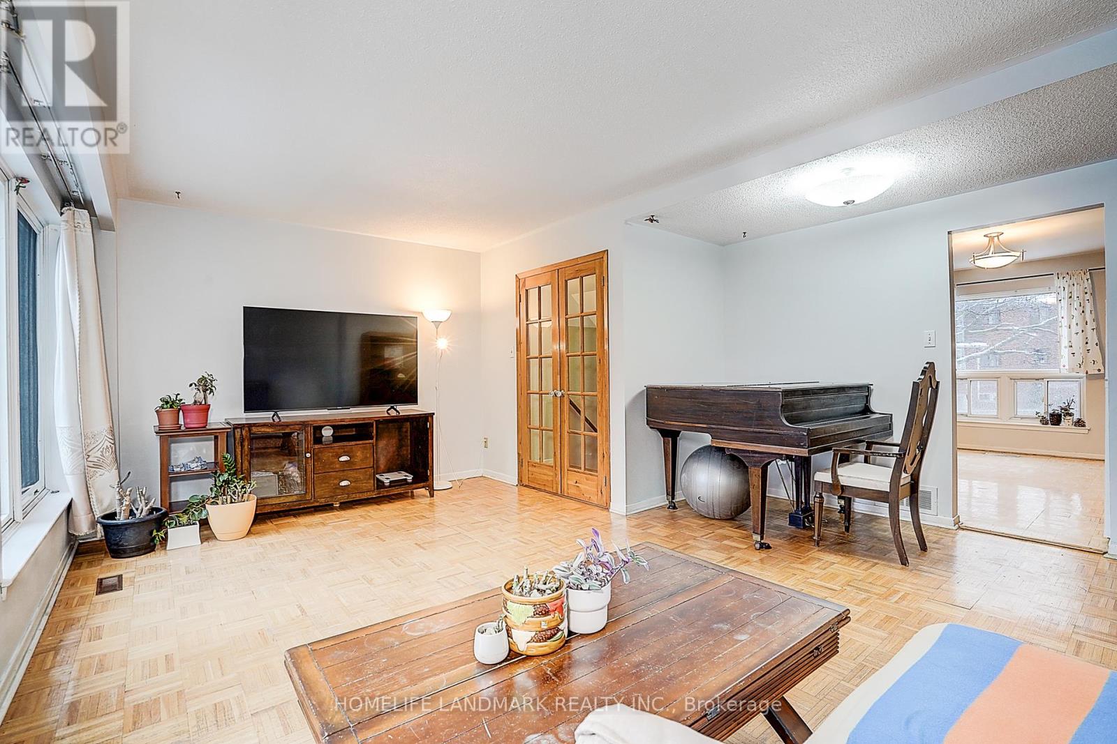 1 Nebula Star Way, Toronto, Ontario  M2J 1M7 - Photo 11 - C12670682