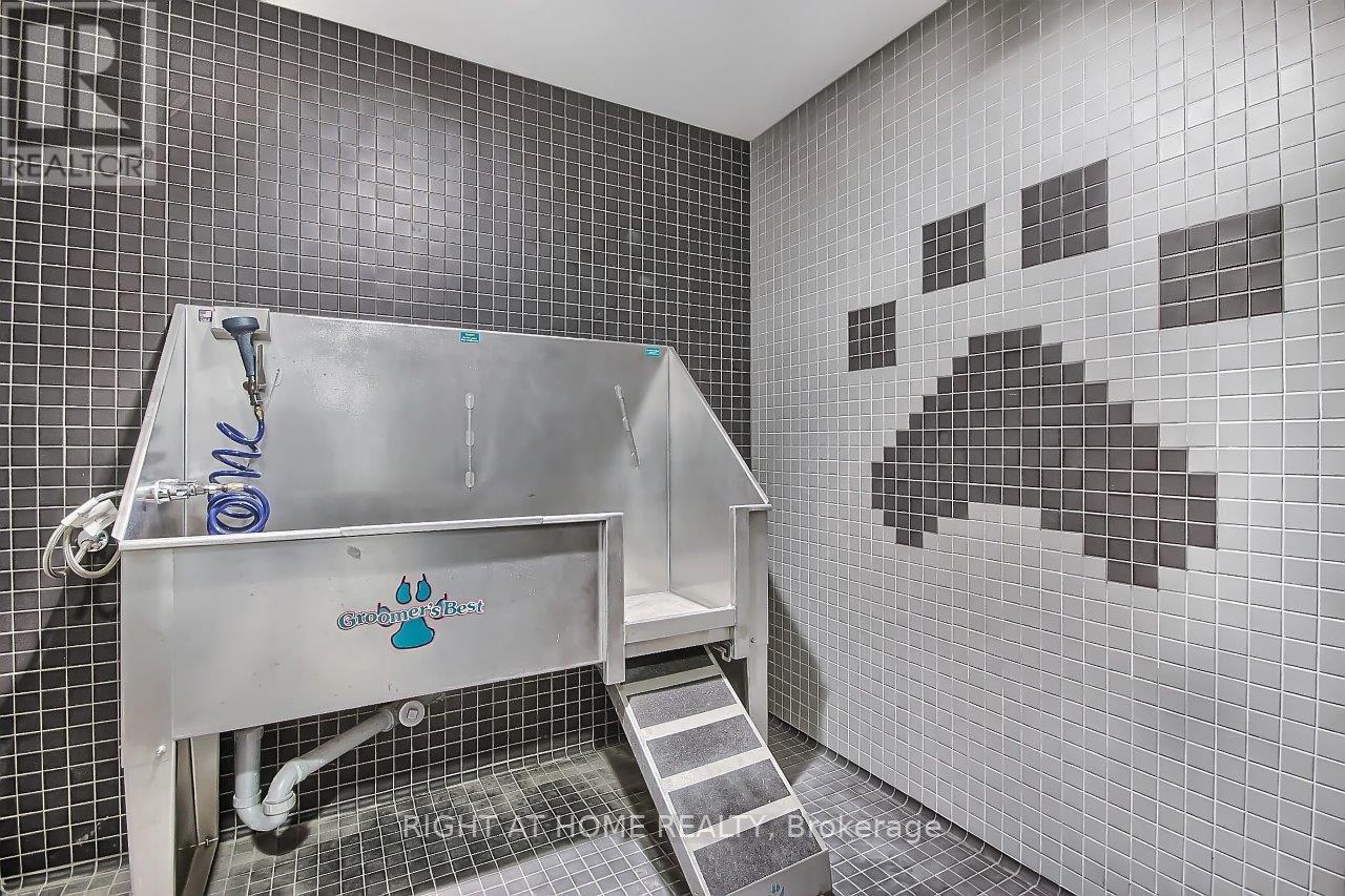 1505 - 88 Cumberland Street, Toronto, Ontario  M5R 0C8 - Photo 27 - C12670686