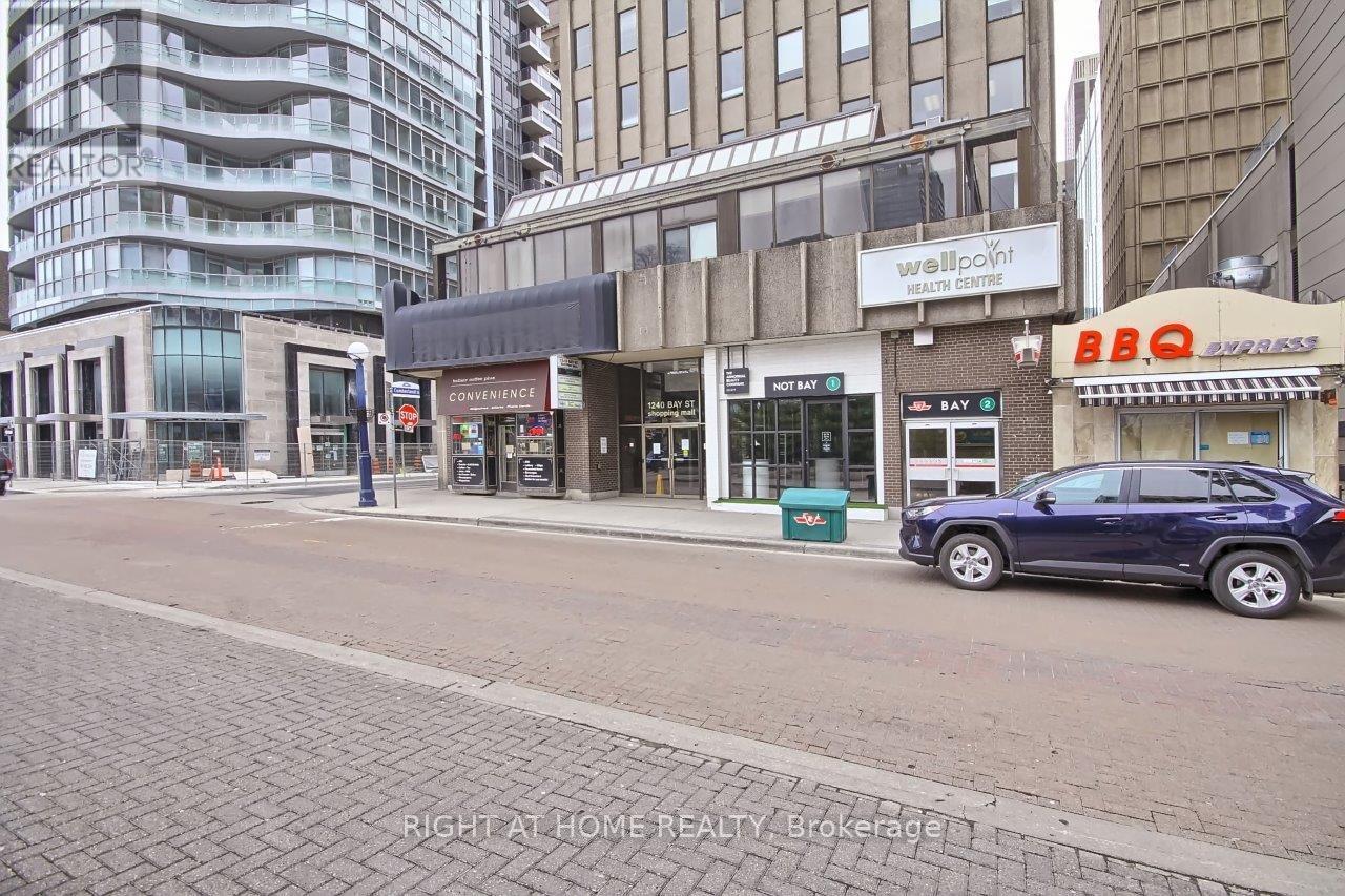 1505 - 88 Cumberland Street, Toronto, Ontario  M5R 0C8 - Photo 29 - C12670686
