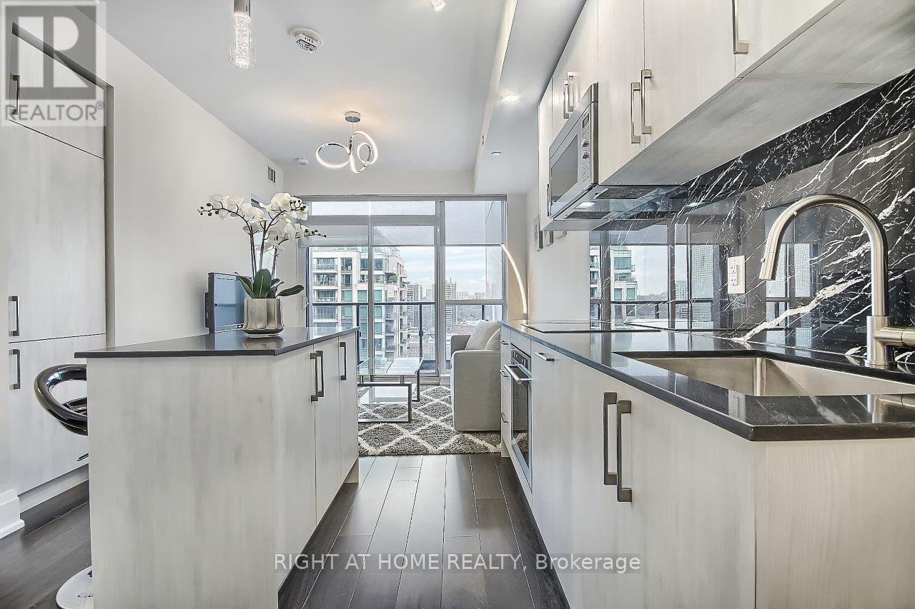 1505 - 88 Cumberland Street, Toronto, Ontario  M5R 0C8 - Photo 5 - C12670686