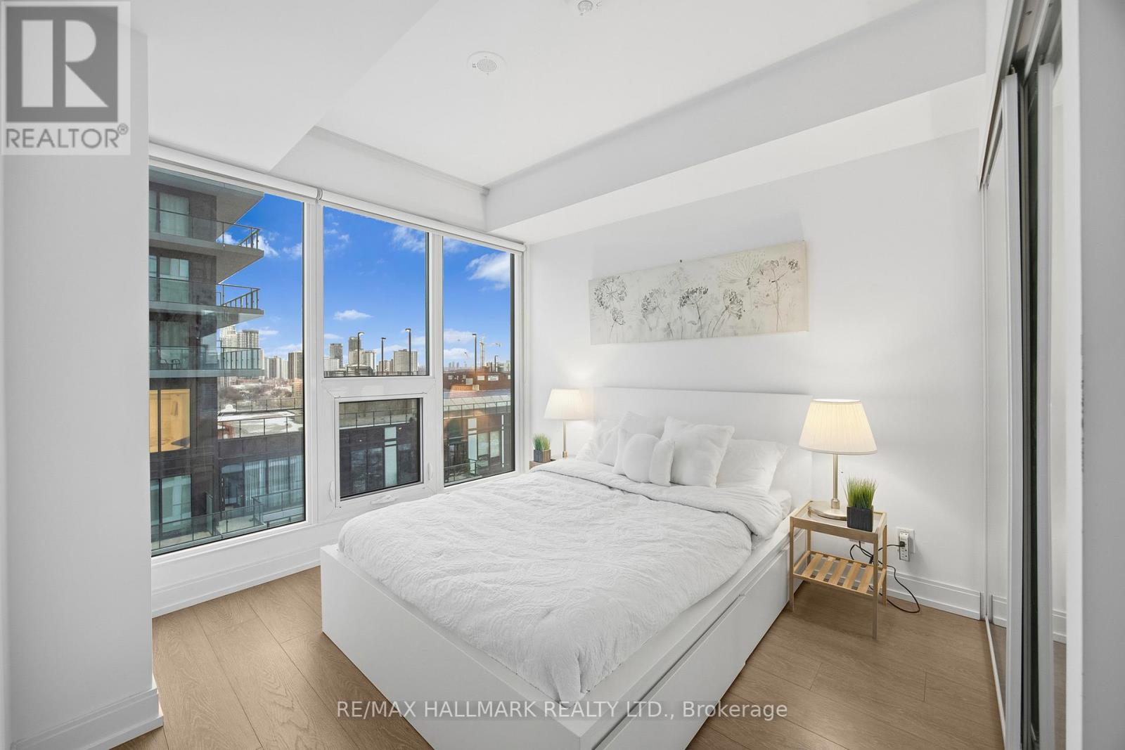 2201 - 181 Dundas Street E, Toronto, Ontario M5A 0N5 - Photo 3 - C12670716