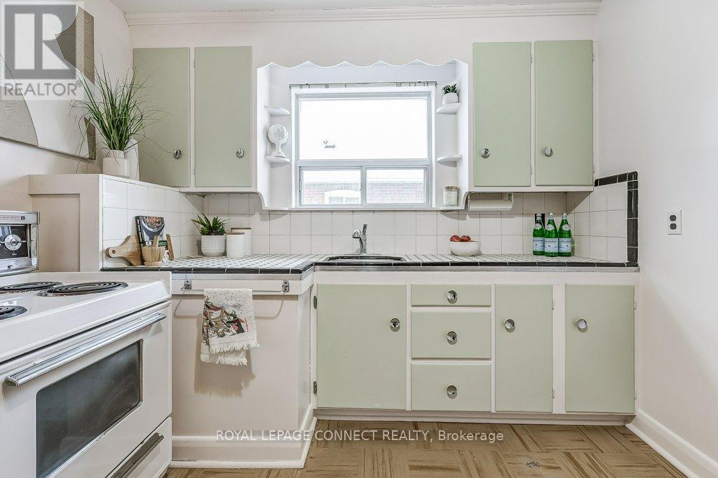 48 Kecala Road, Toronto, Ontario  M1P 1K6 - Photo 10 - E12670648