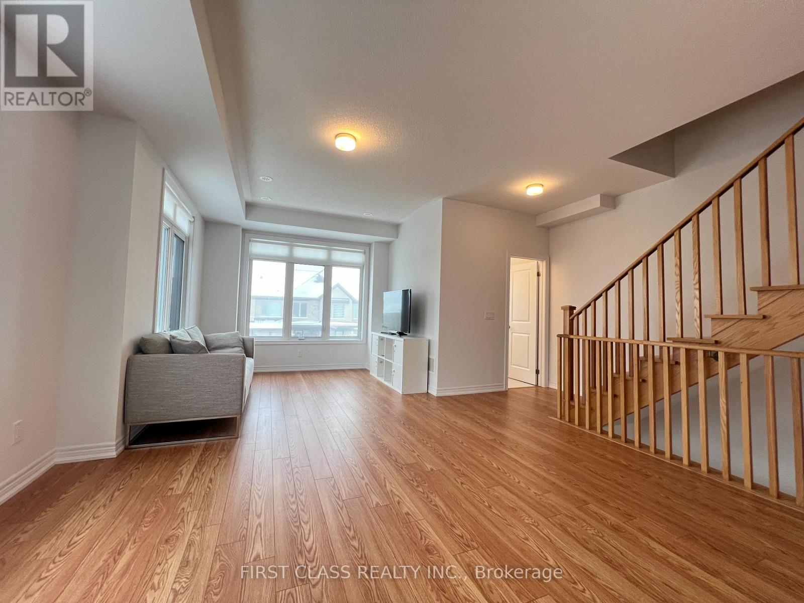 126 Lageer Drive, Whitchurch-Stouffville, Ontario  L4A 0M5 - Photo 8 - N12670660